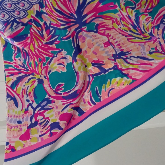 🦄VERY HTF Lilly Pulitzer🦄 - Lettie Top - Picture 9 of 16